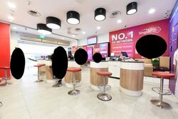 Lucky Plaza (D9), Retail #504159711